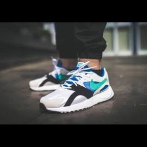 NIKE / PANTHEOS WHITE / KINETIC GREEN-BLUE-BLACK